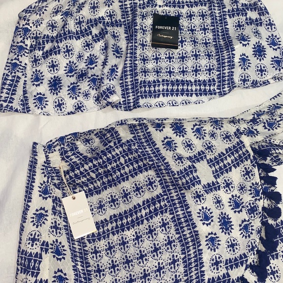 Forever 21 large 2 piece - Picture 6 of 7
